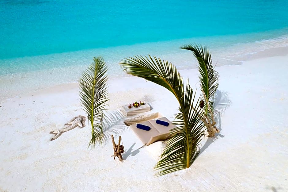Brennia Kottefaru Maldives