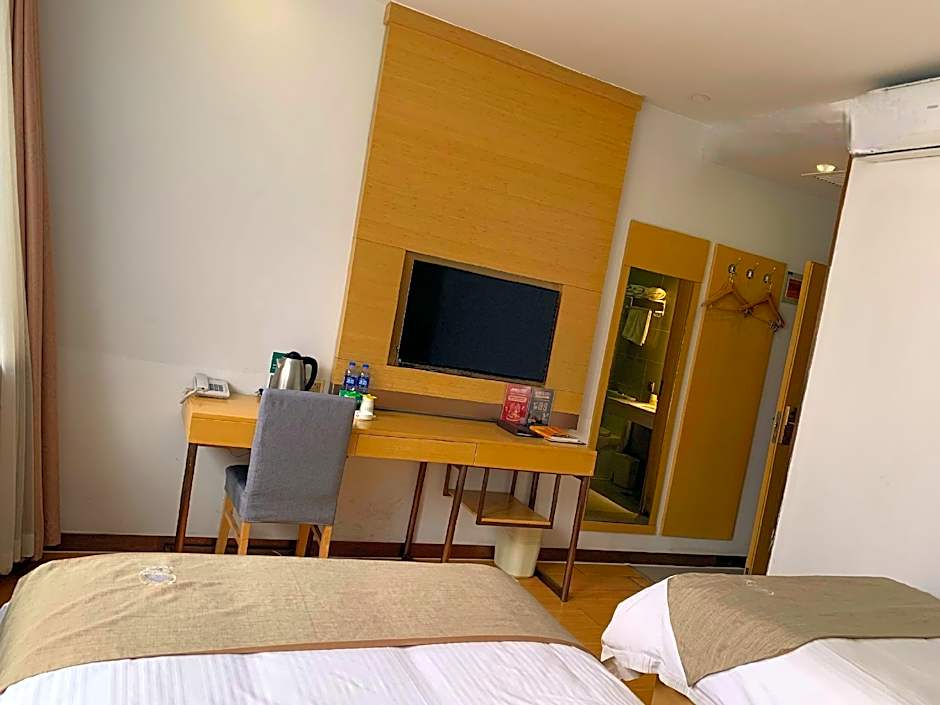 GreenTree Inn Shenyang Shenhe District Shenyang North Train Station Express Hotel