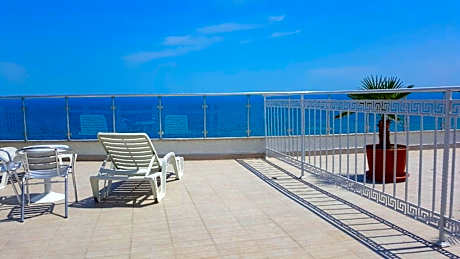 Apartment with Sea View and Balcony
