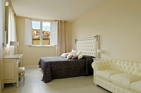 Junior Suite with City View