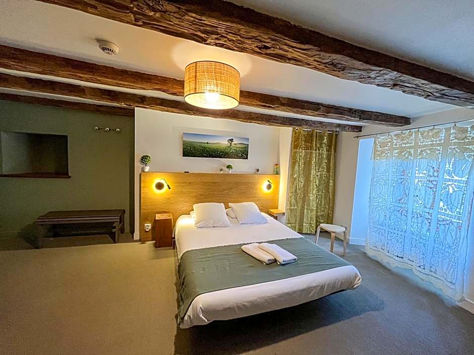 La Maison - Hôtel & Gîte