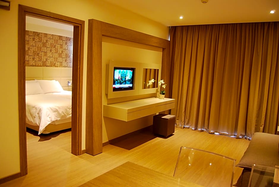 Melpo Antia Luxury Apartments & Suites