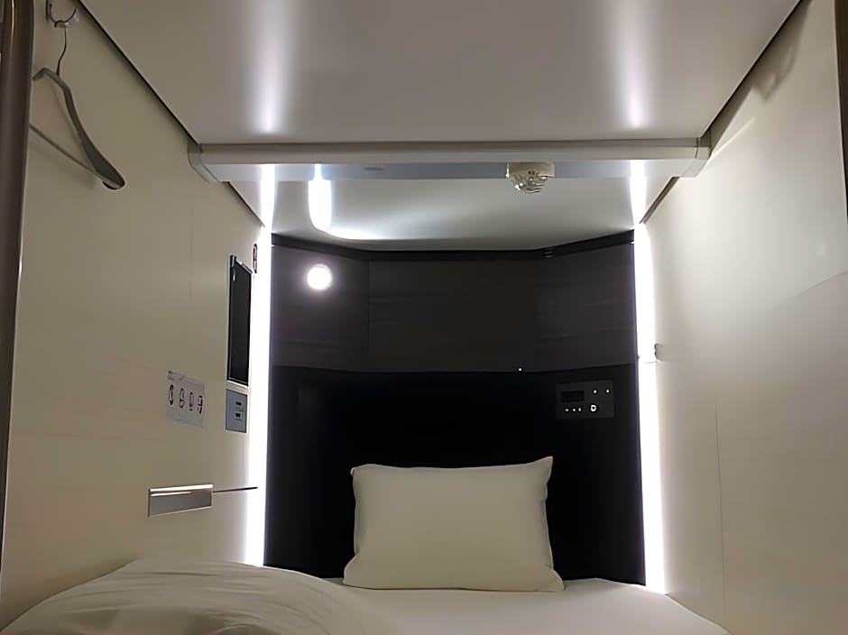 Akihabara Bay Hotel (Female Only)