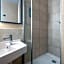 B&B HOTEL La Rochelle Centre Les Minimes