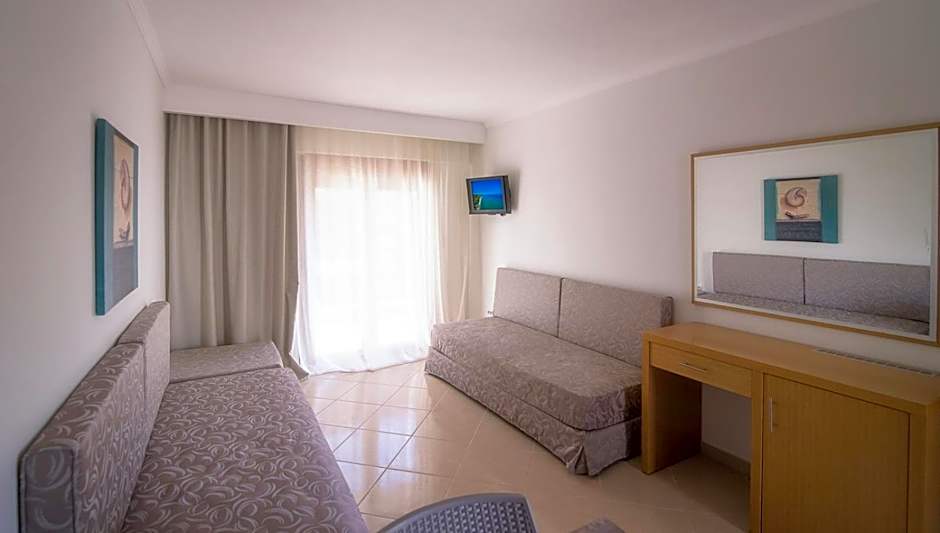 Apanemia Apartments by Flegra