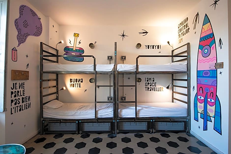 Madama Hostel & Bistrot