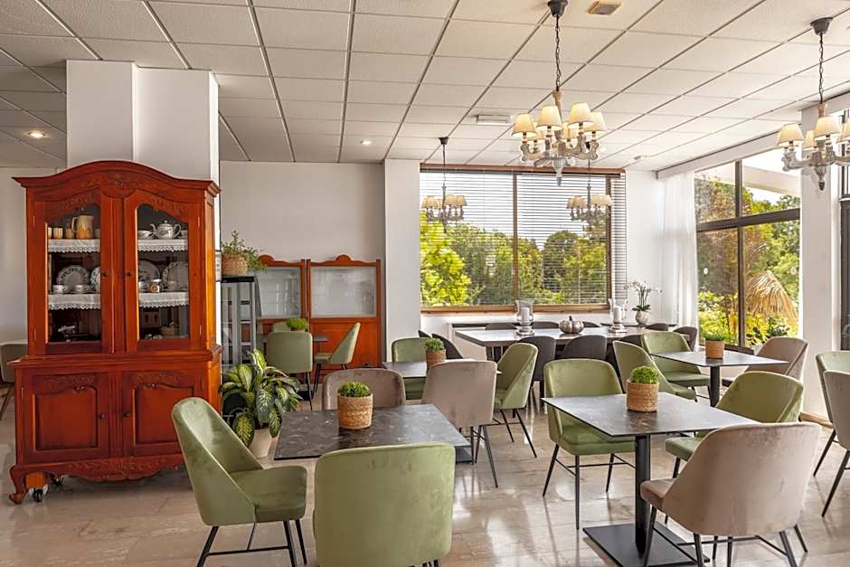 Stephanos Hotel Apartments