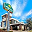 La Quinta Inn & Suites by Wyndham Dallas I-35 Walnut Hill