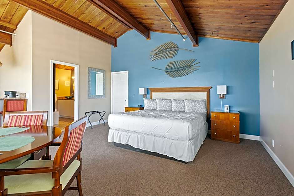 Oceanfront Inn Suite, Ocean and Inlet Views, King Bed, #12