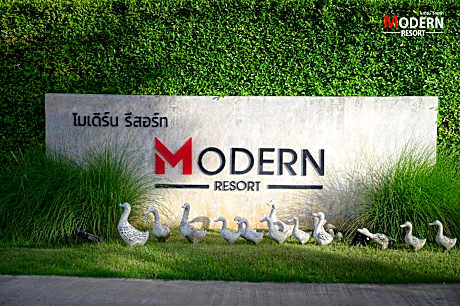 Modern resort Phichit
