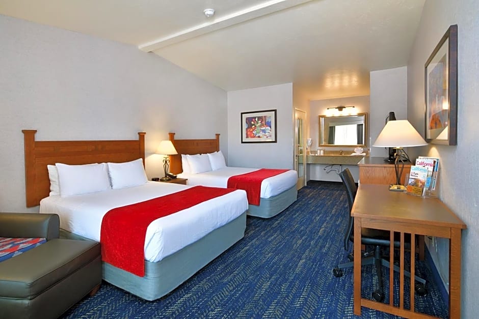 Lamplighter Inn & Suites at SDSU