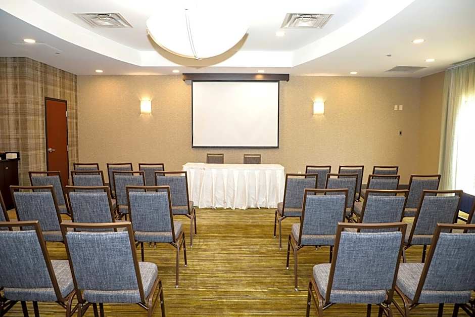 Courtyard by Marriott Toronto Brampton