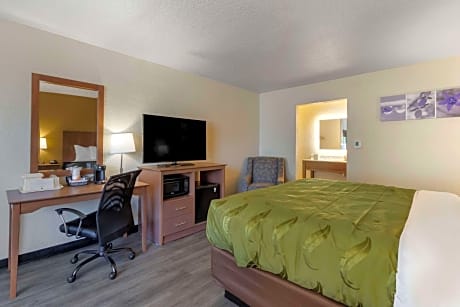 1 King Bed, Nonsmoking