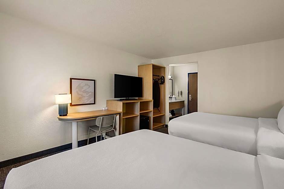 Spark by Hilton Fort Wayne