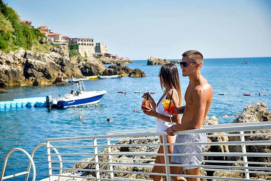 Hotel Mediterraneo Liman FREE PRIVATE BEACH FOR HOTEL GUEST