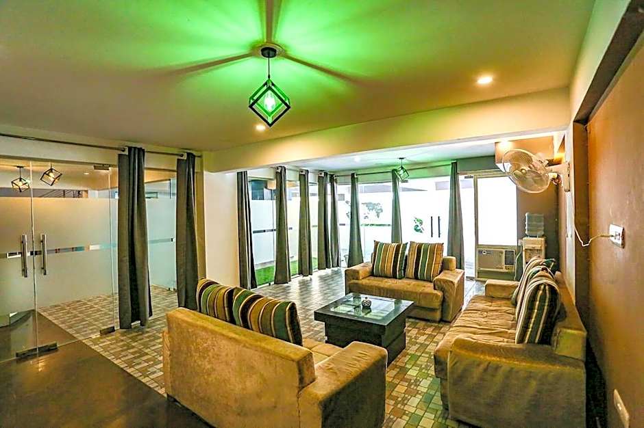 Skylight Inn by FabHotel – Gurgaon, NY
