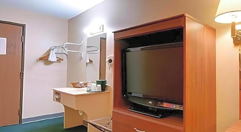 Americas Best Value Inn St. Louis South