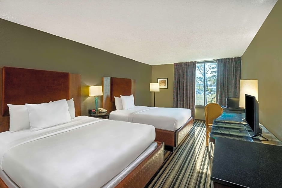 Travelodge by Wyndham Memphis