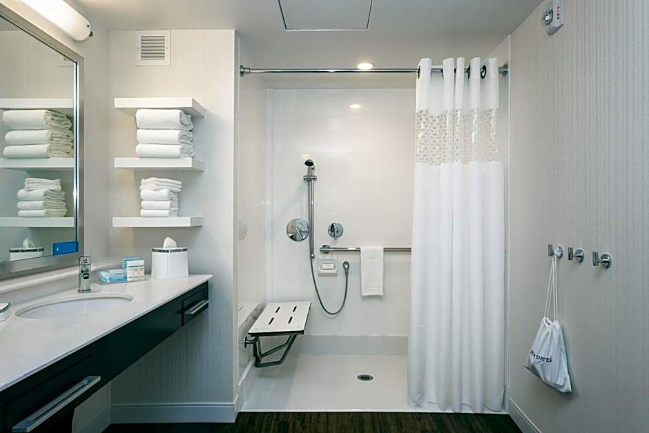 Hampton Inn & Suites Seattle/Northgate