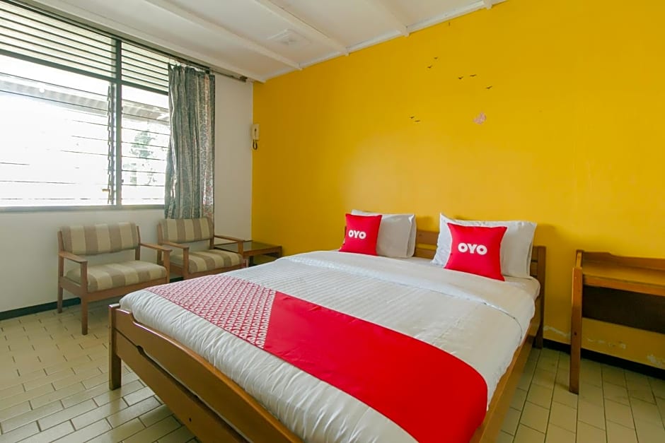 OYO 1996 Koneng Hotel