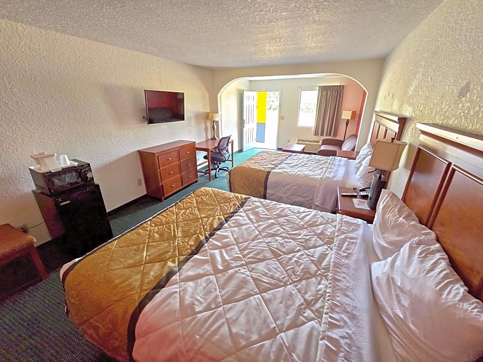 Garden Inn and Suites near Callaway Gardens Pine Mountain