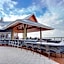 Holiday Inn Express & Suites Panama City Beach - Beachfront By IHG