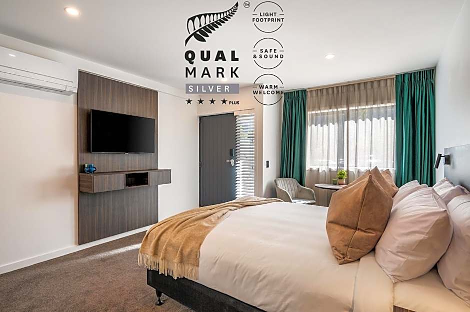 Luxe Suites & Apartments