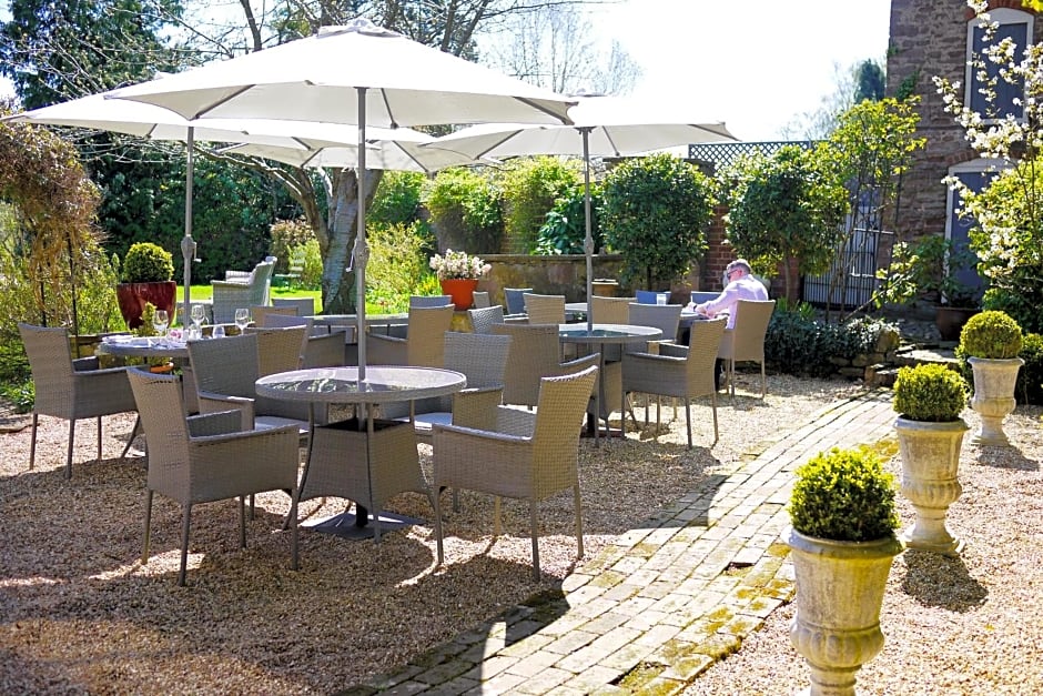 Glewstone Court Country House Hotel