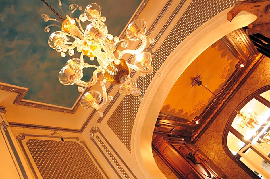 The Museum - Au Lit, Jérôme!