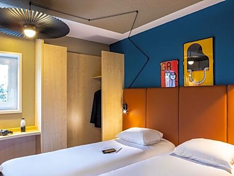 Standard Room with 2 Single Beds