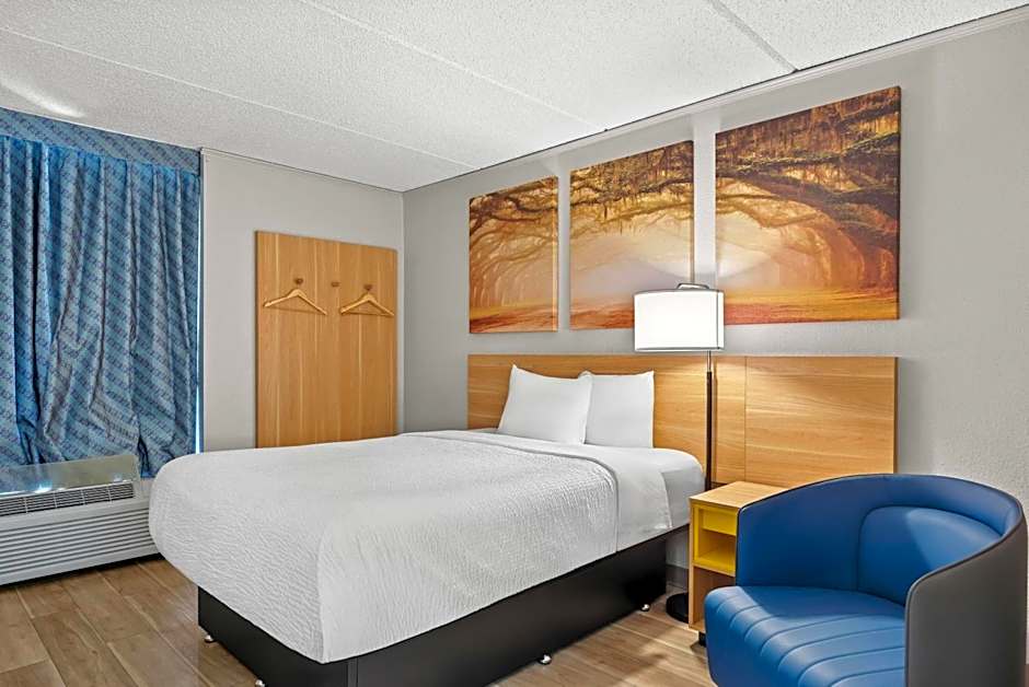 Days Inn by Wyndham Statesboro
