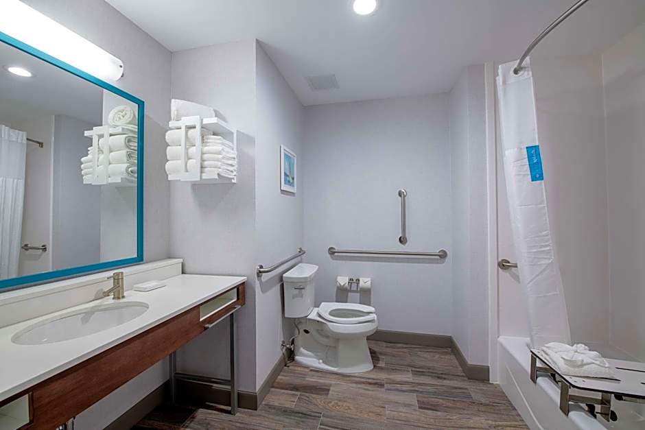 Hampton Inn By Hilton & Suites Duncanville Dallas, TX