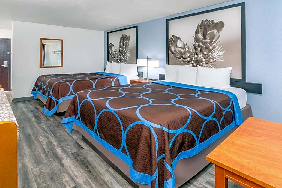 Super 8 by Wyndham Clayton