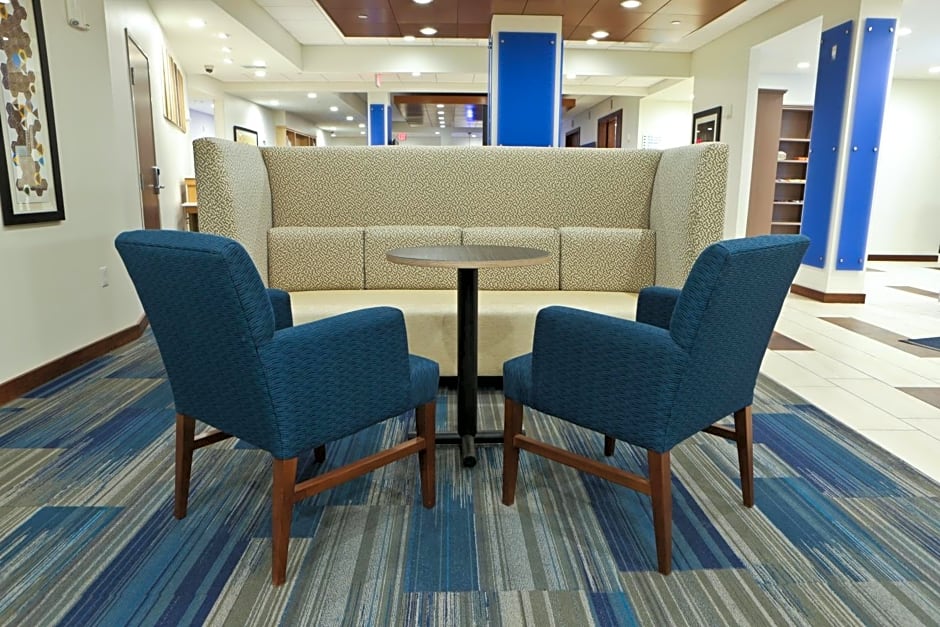 Holiday Inn Express & Suites Monroe By IHG