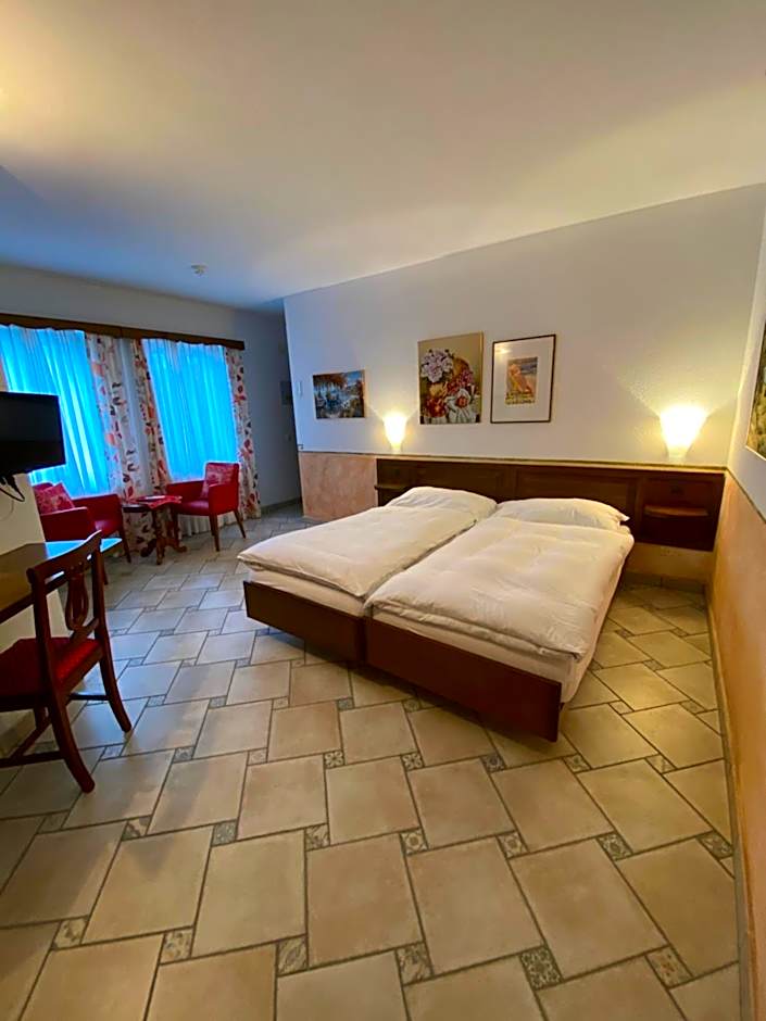 Zdjęcie 1 z 10 — 1 Double Bed or 2 Beds
