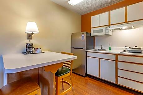 Suburban Studios Albuquerque Uptown