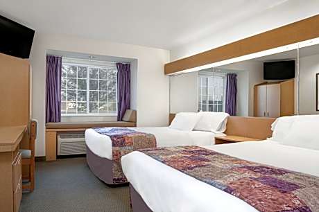 Queen Room with Two Queen Beds - Non-Smoking