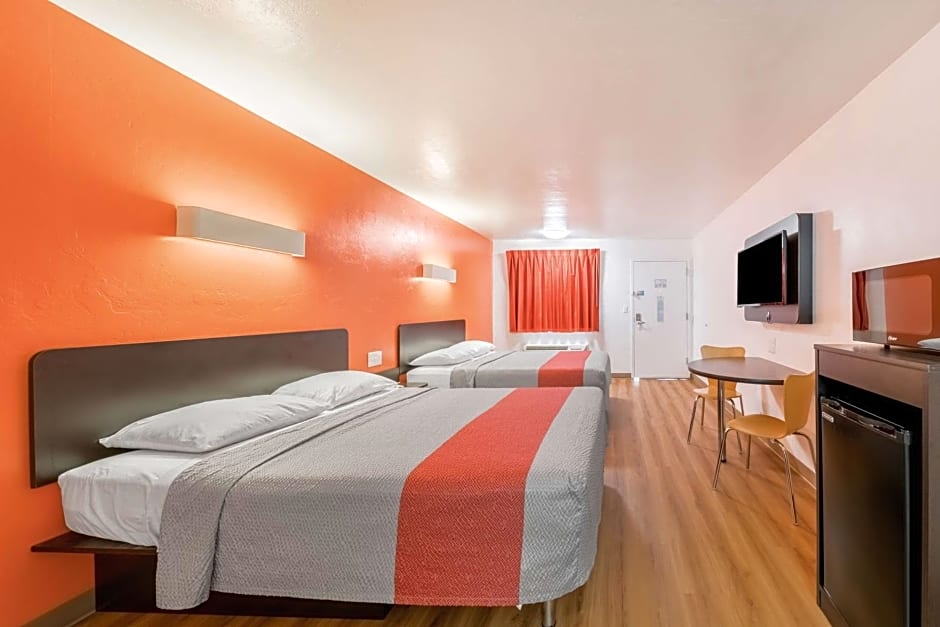 Motel 6-Oklahoma City, OK - Bricktown