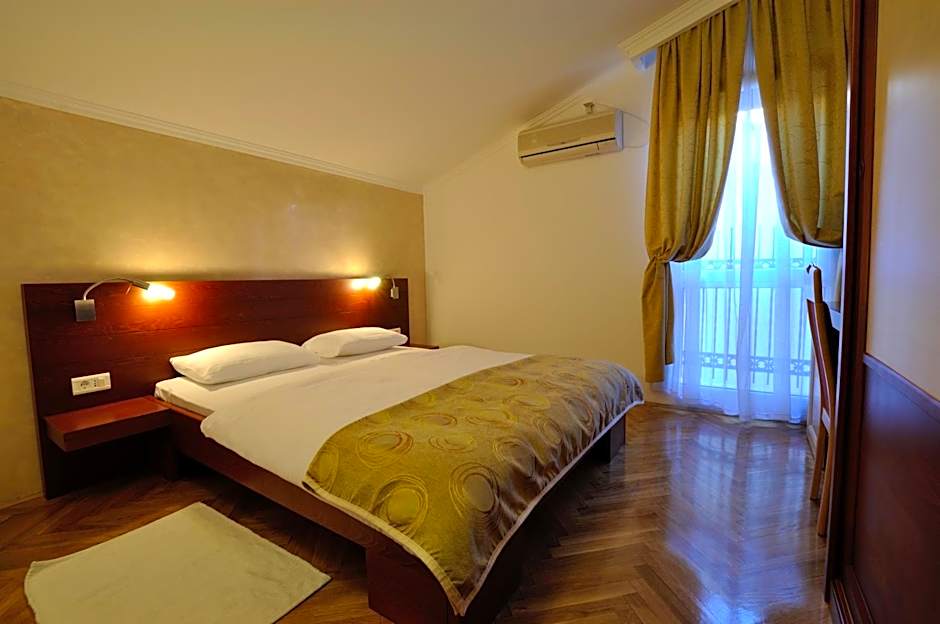 Vila Đurić - Ex Hotel Đurić