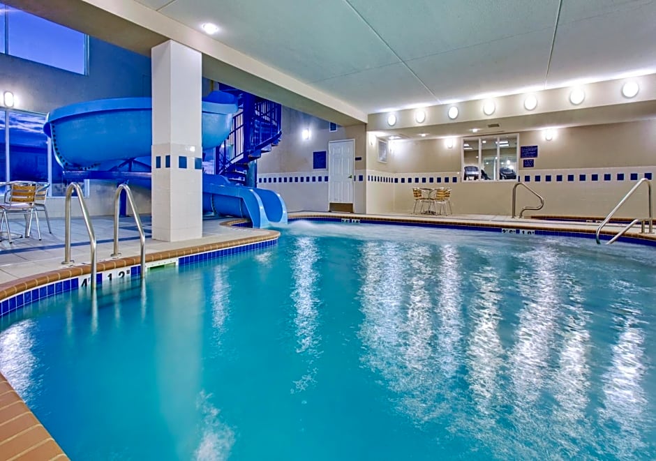 Holiday Inn Express Hotel & Suites Dickinson By IHG
