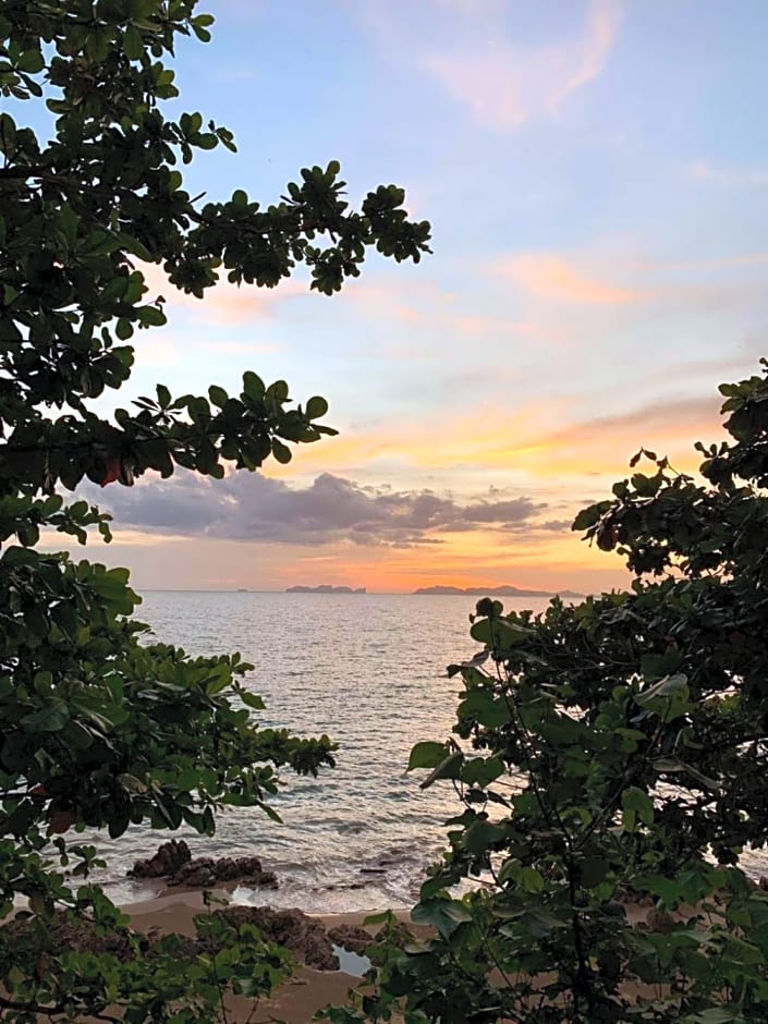 Sunset Beach Bungalow Koh Pu