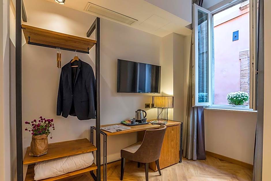 Navona Essence Hotel