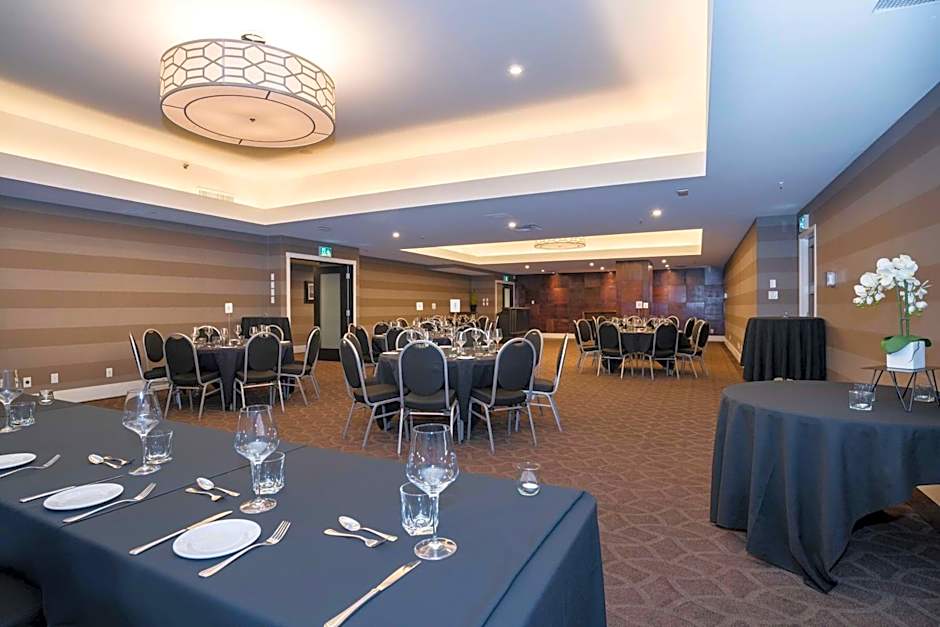 Sandman Signature Calgary Downtown Hotel