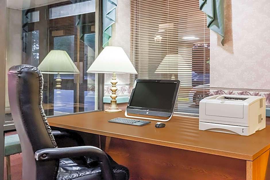 Baymont by Wyndham Queensbury/Lake George