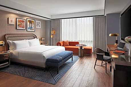 Large Guest room with King Bed