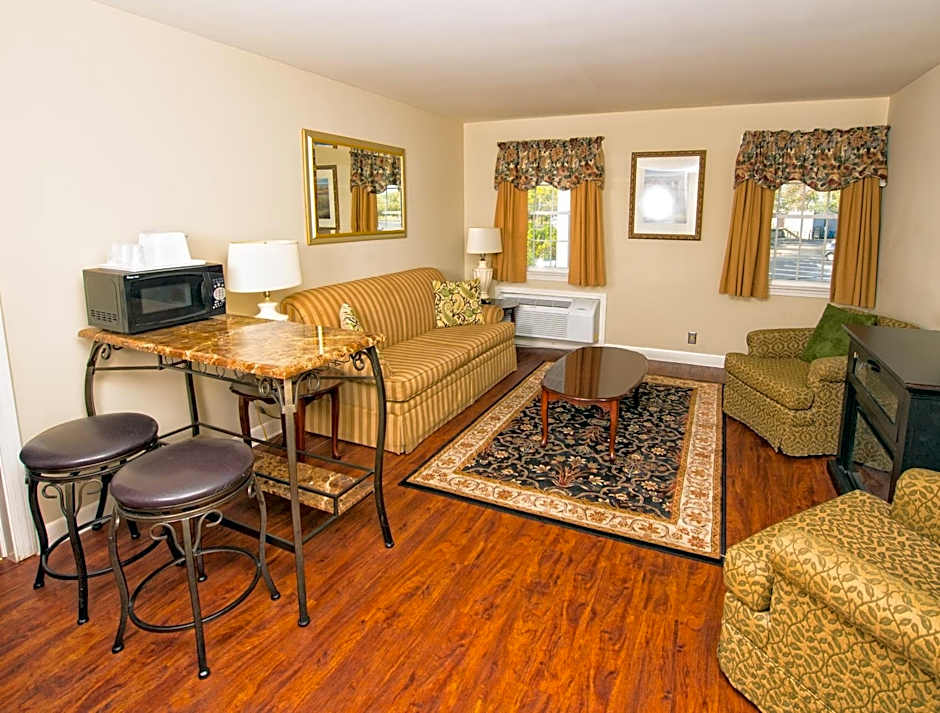 Colonial Inn Seekonk