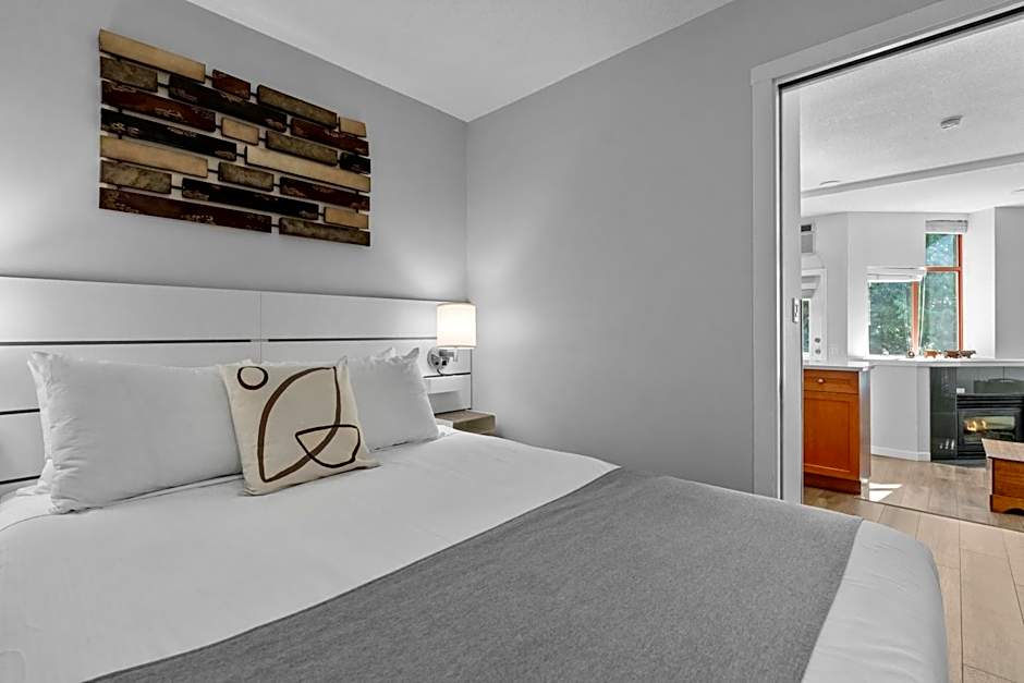 Alpenglow Lodge Snooze Studio with Den by MVA