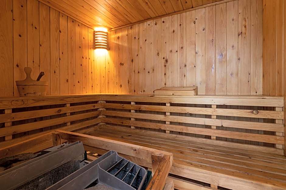 Araliya Green Hills Hotel