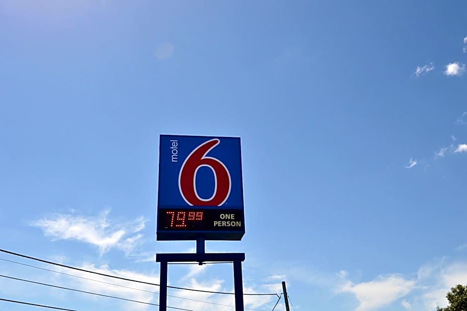 Motel 6-Danvers, MA - Boston North