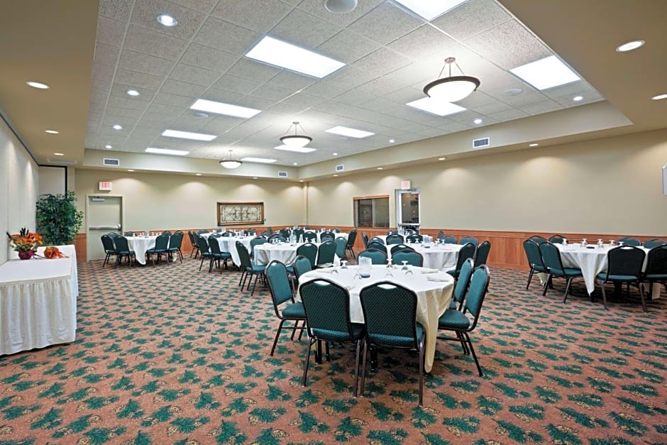 AmericInn by Wyndham Fort Pierre Conference Center